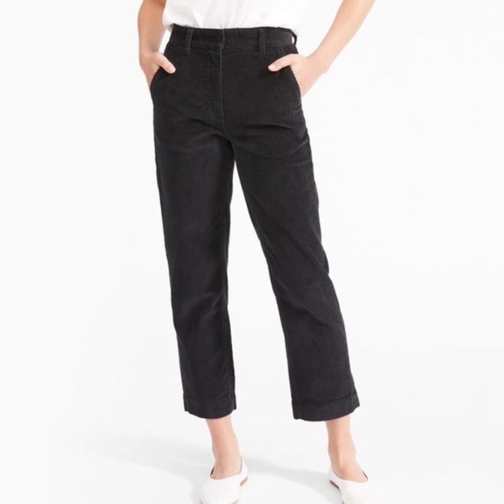 Everlane - The Corduroy Straight Leg Crop. Navy. Size 8.